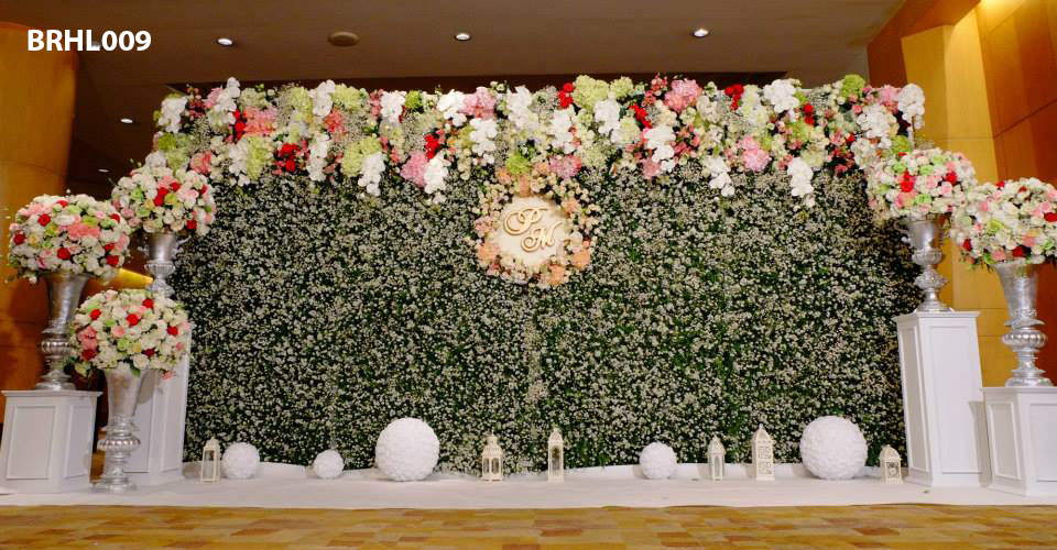 Trang trí tiêc cưới bằng hoa baby trắng