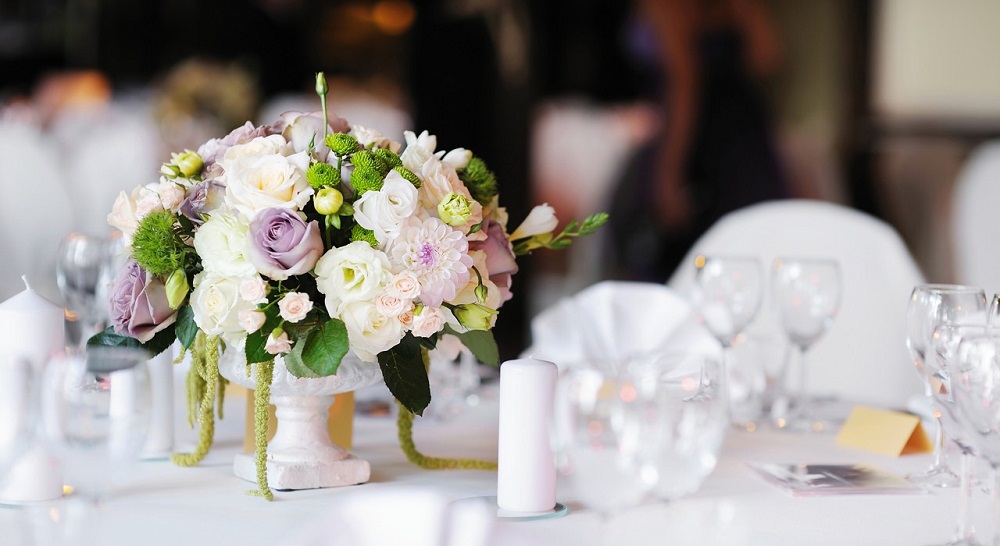 Trang trí đám cưới bằng hoa tươi sang trọng mà lãng mạn 3