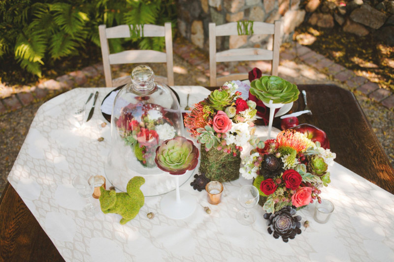 Phụ kiện cưới hoa tươi trang trí bàn tiệc